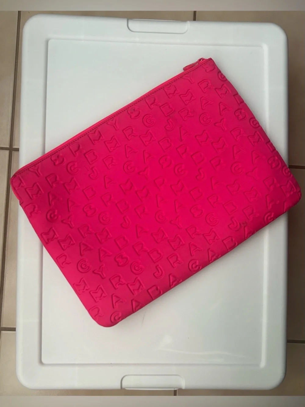 GUC Marc by Marc Jacobs Hot Pink Embossed Laptop/Ipad Sleeve
